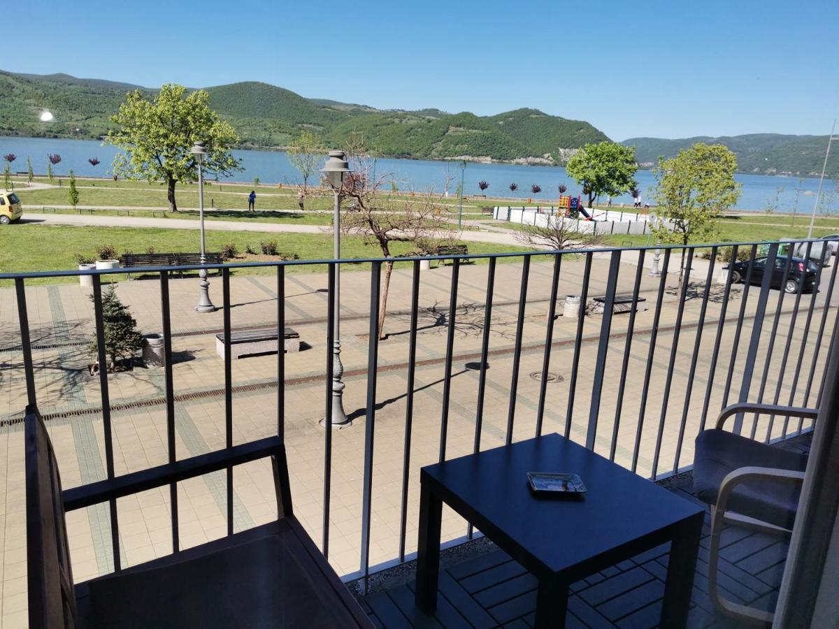 Apartman Terassa Donji Milanovac Esterno foto