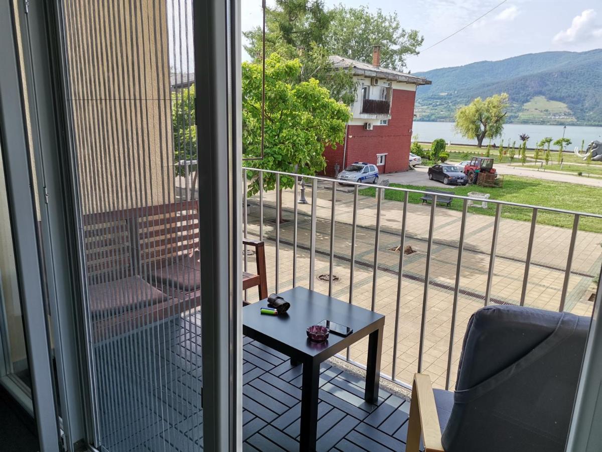Apartman Terassa Donji Milanovac Esterno foto